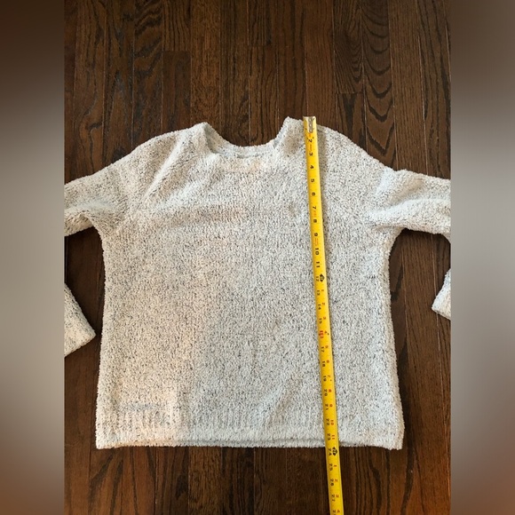 abercrombie kids Girls 15/16 Heathered White/Black Oversized Fuzzy Sweater - EUC - Picture 7 of 9